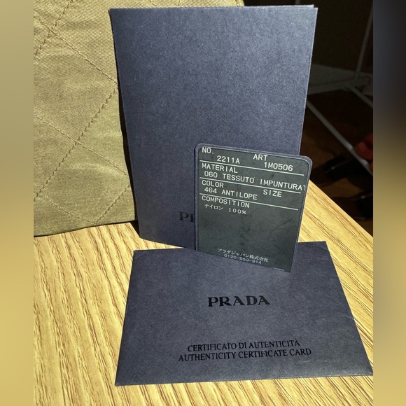 ❤️PRADA NYLON ZIPPY WALLET❤️ - Picture 2 of 14